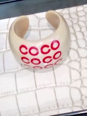 Rare (New/Unused) Vintage Authentic COCO CHANEL Resin Fashion Ring
